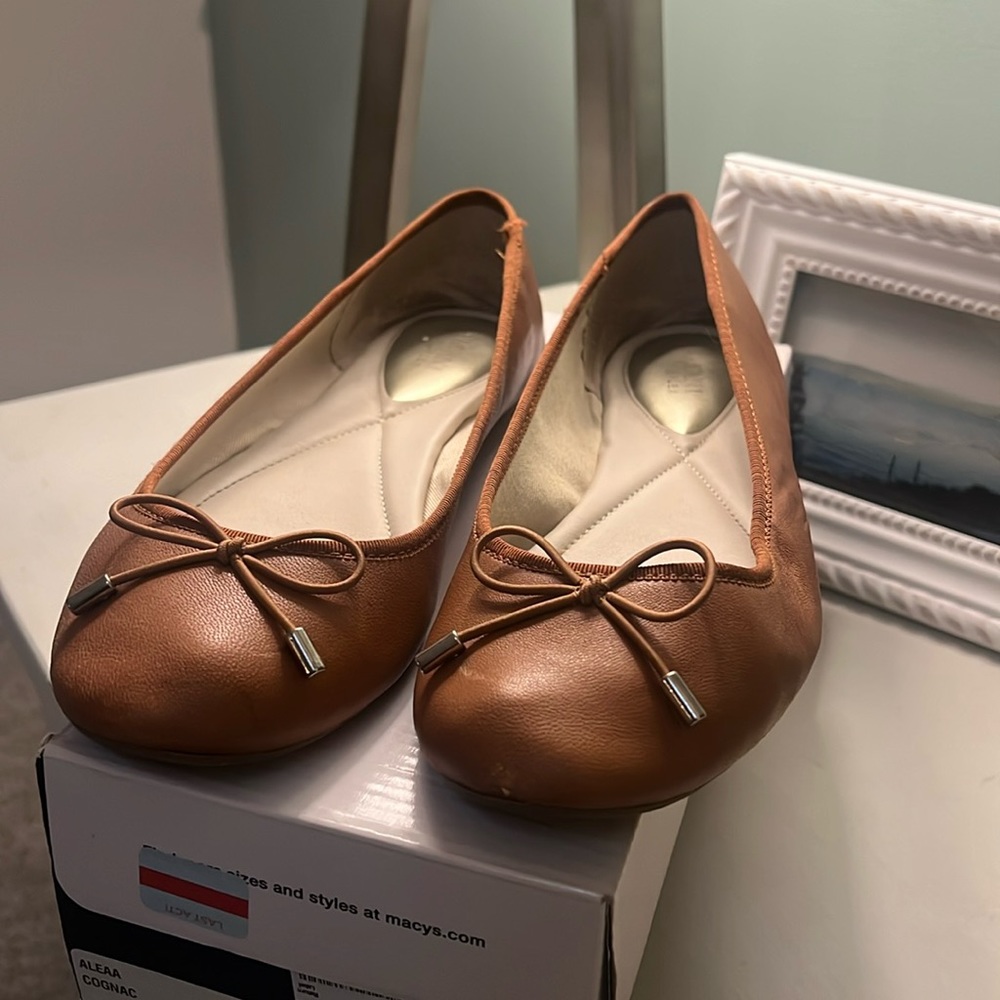 Alfani flats